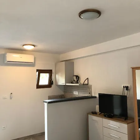 Old Town Tonka Apartment
